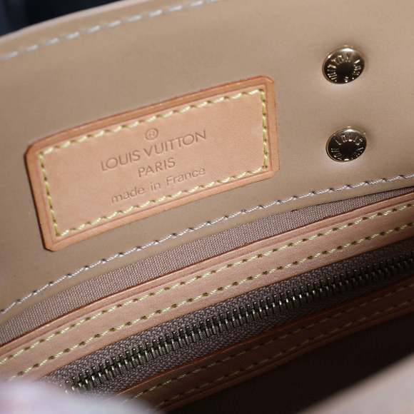 Louis Vuitton Noisette Vernis Reade PM - Picture 8 of 8